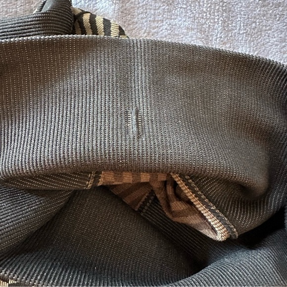 Lululemon In the Flow Leggings Heathered Fatigue Green Black Capri Size 2 - Picture 9 of 14